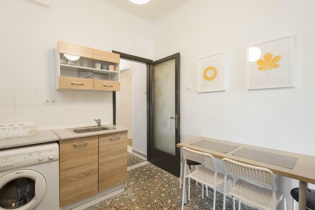 The Birds Apartment Tesalonika Bagian luar foto